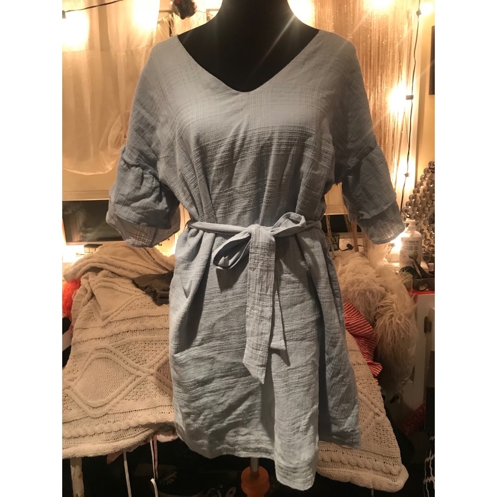 Mini ruffle sleeve dress